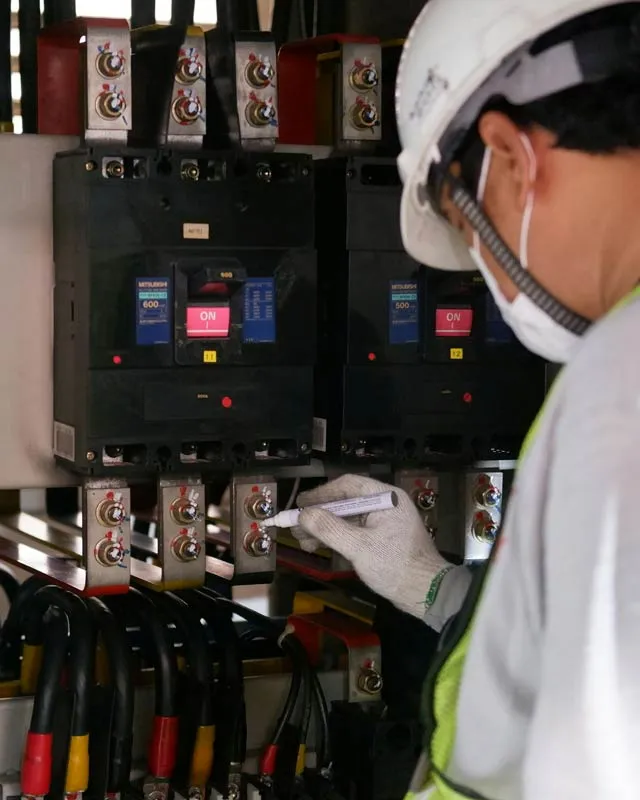 mantenimiento de instalaciones electricas inelpe electricistas en Madrid